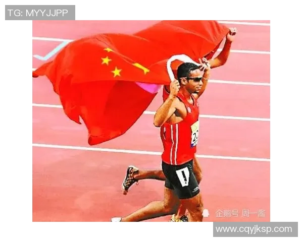 球员身穿国旗庆祝夺冠,感动无数网友